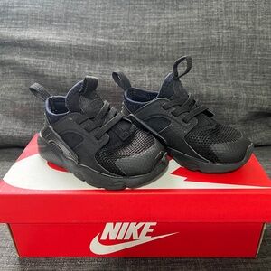 Nike Huarache Run Ultra Kids Sneakers -size 7c